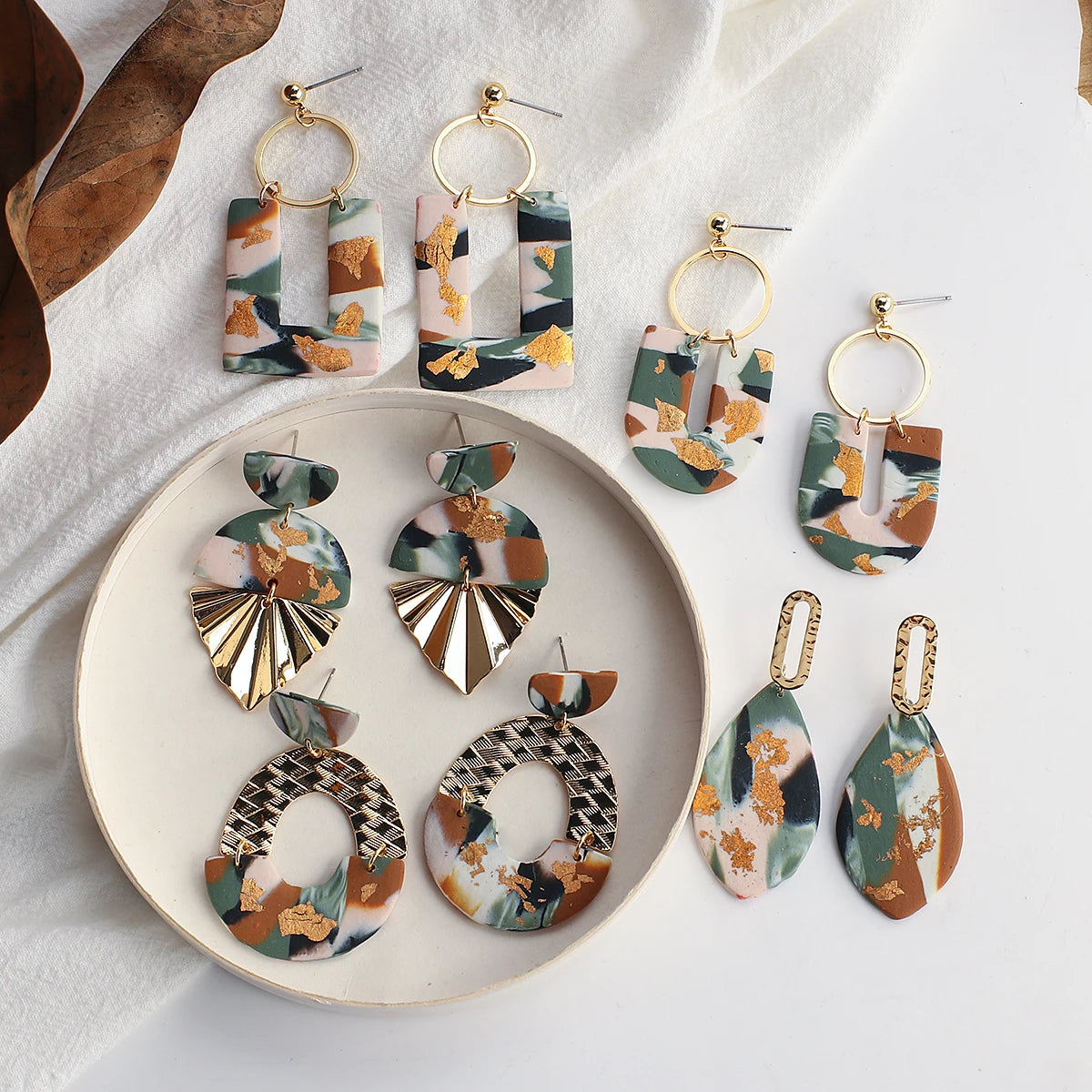 Lifefontier Handmade Polymer Clay Drop Earrings for Women Fashion Abstract Pattern Clay Metal Dangle Unusual Earrings Jewelry